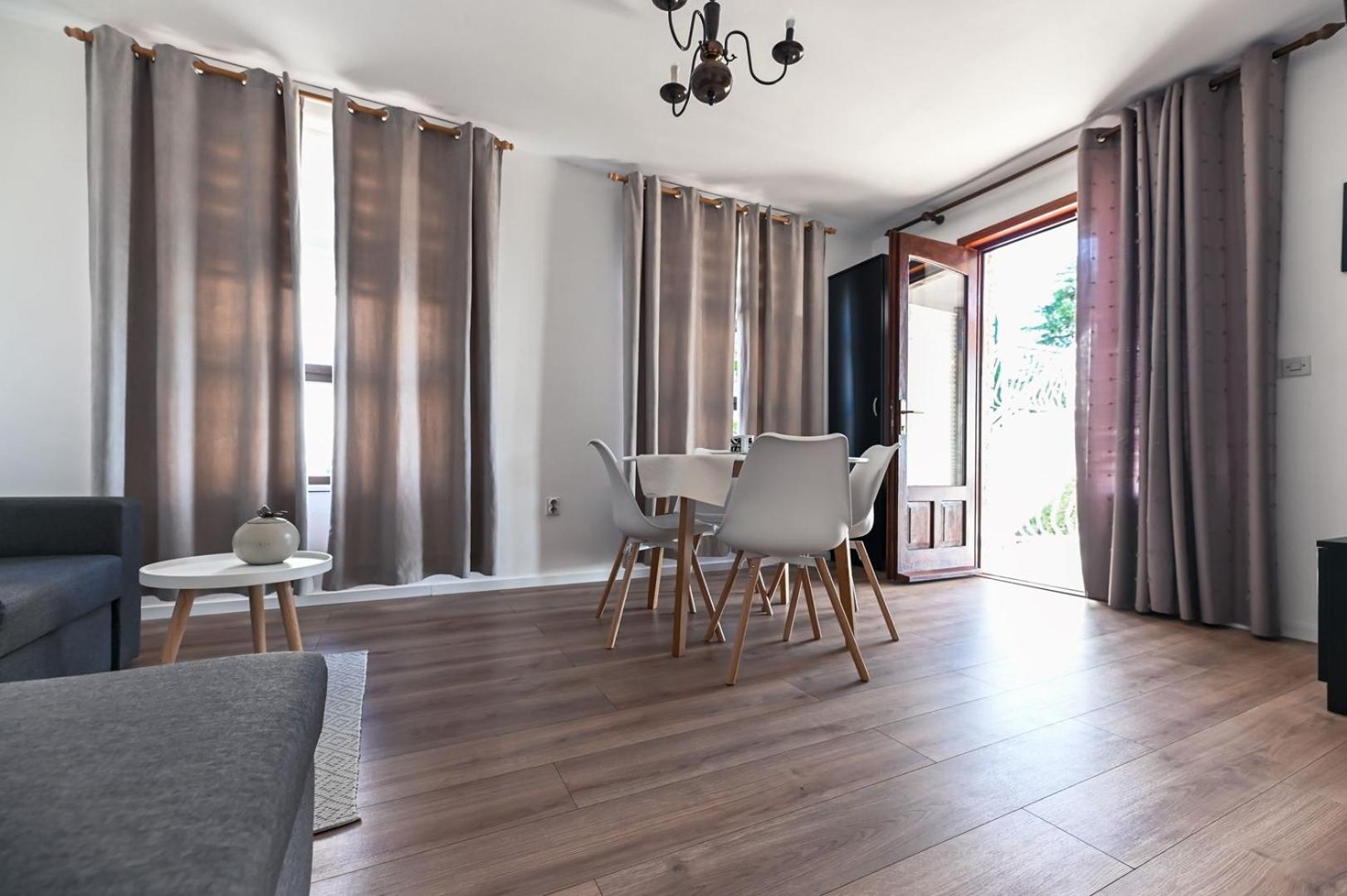 Apartment Rajna 比奥格勒·纳·莫鲁 外观 照片
