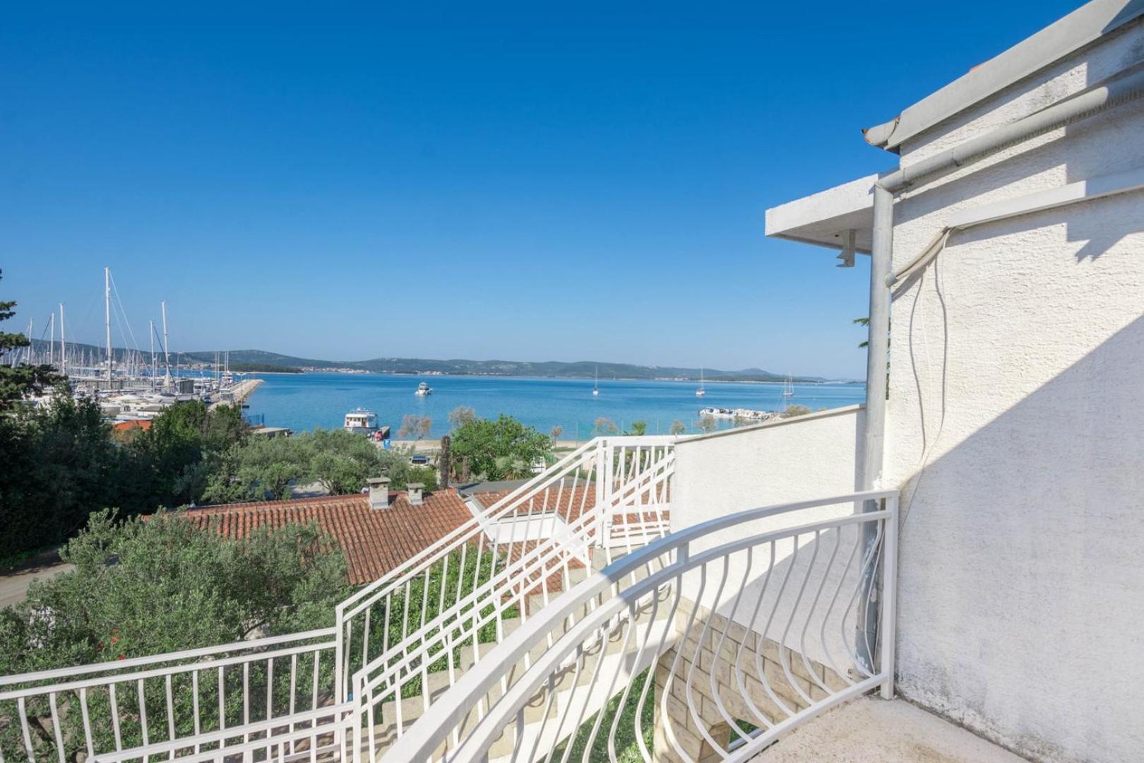 Apartment Rajna 比奥格勒·纳·莫鲁 外观 照片