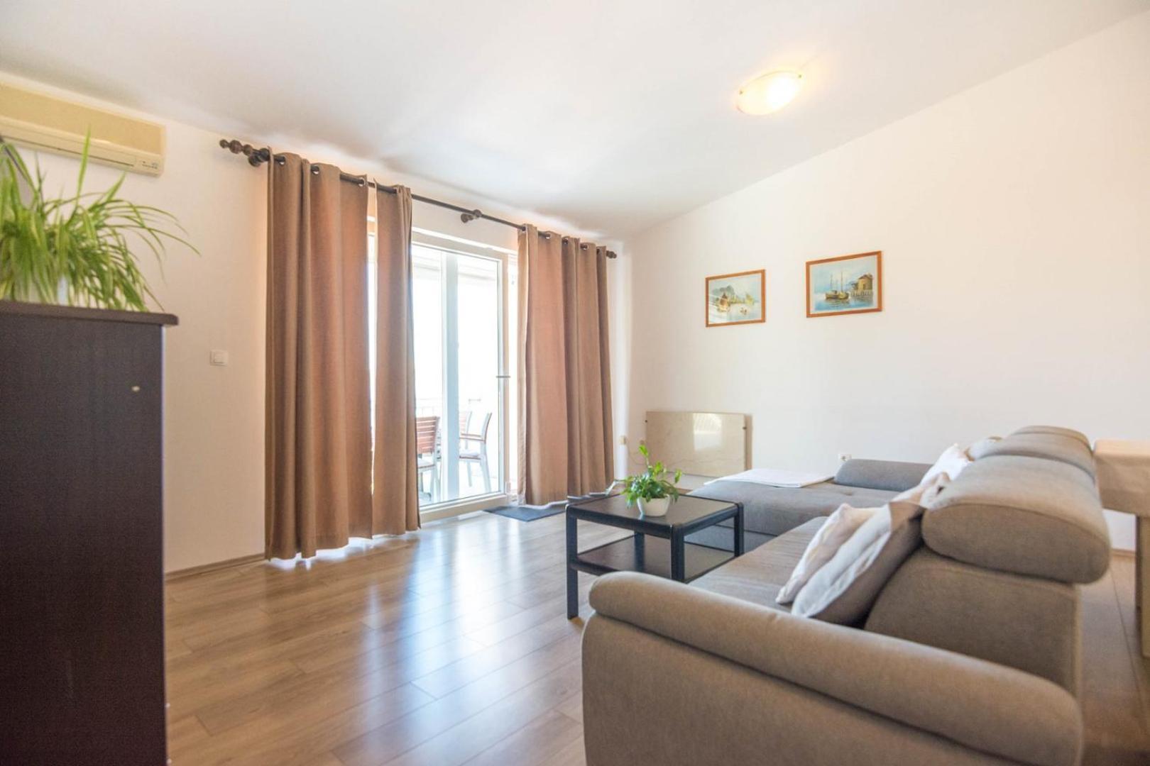 Apartment Rajna 比奥格勒·纳·莫鲁 外观 照片